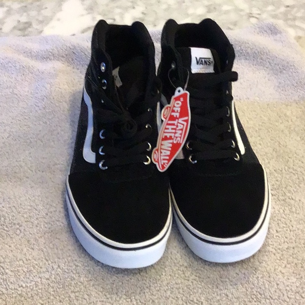 Vans Black sequinNWT high top sneakers. Women’s size 10